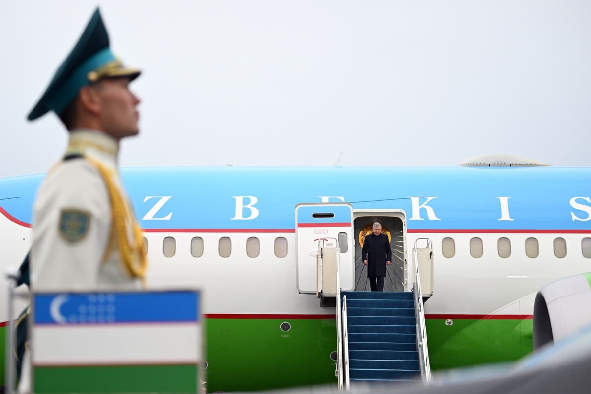 President Mirziyoyev arrives in Astana for Aral Sea rescue fund meeting