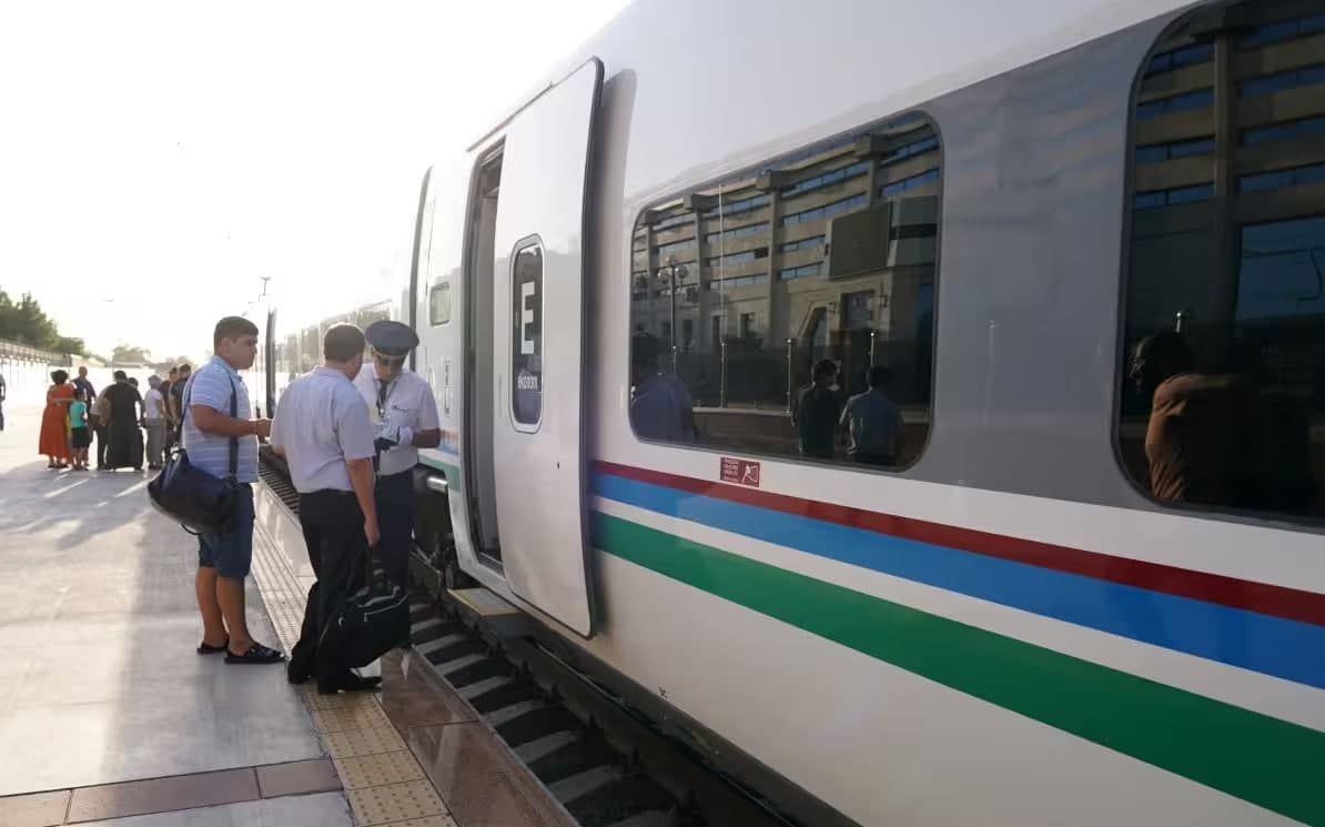 Additional Afrosiyob trains to run between Samarkand and Tashkent for May 9 holiday