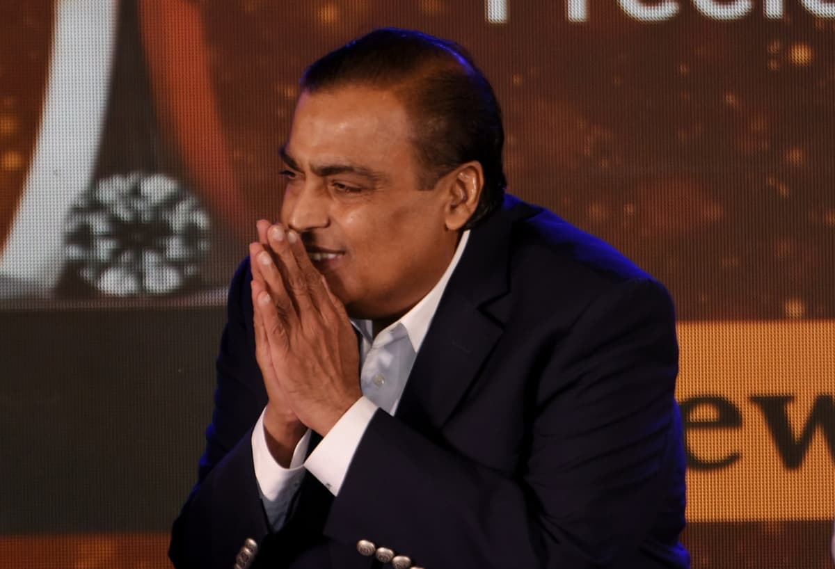Hindistonlik milliarder Mukesh Ambani oilasi Osiyoda eng badavlat deb topildi