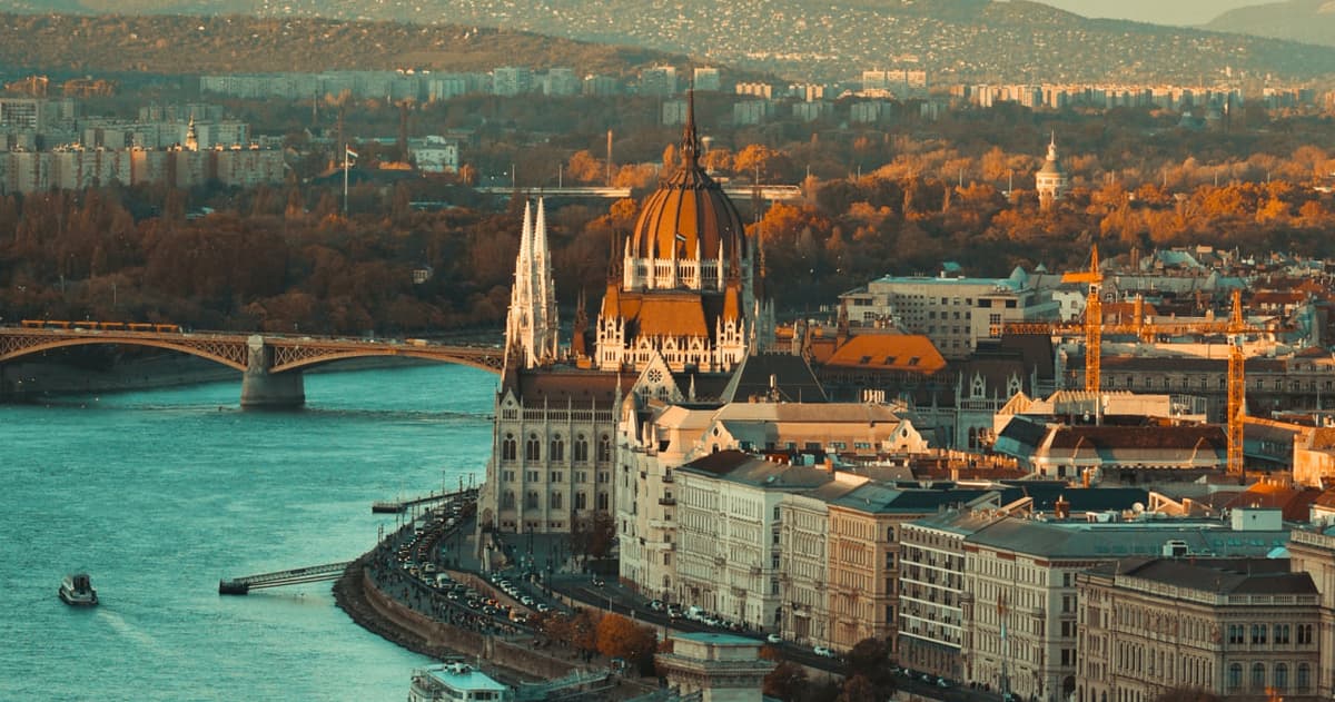 Венгрия саккиз нафар россиялик ЕИ санкциялар рўйхатидан чиқарилишини талаб қилди
