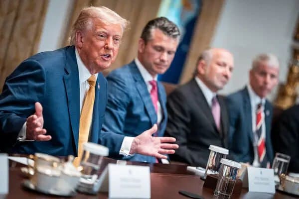 Tramp Putindan noroziligini bildirdi va «kichik syurpriz» va’da qildi
