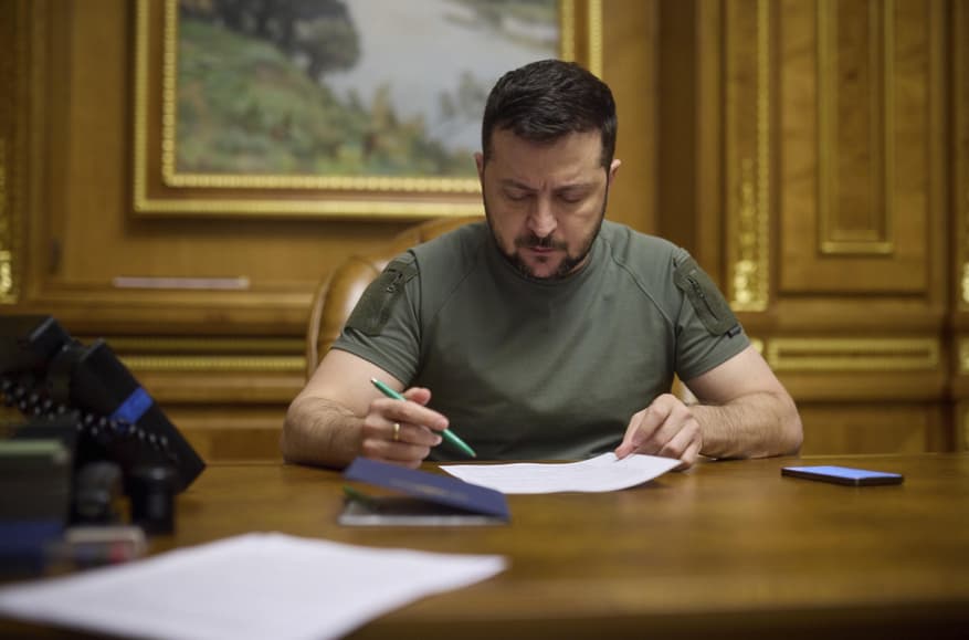 Zelenskiy qonunga «rashizm» atamasini kiritdi