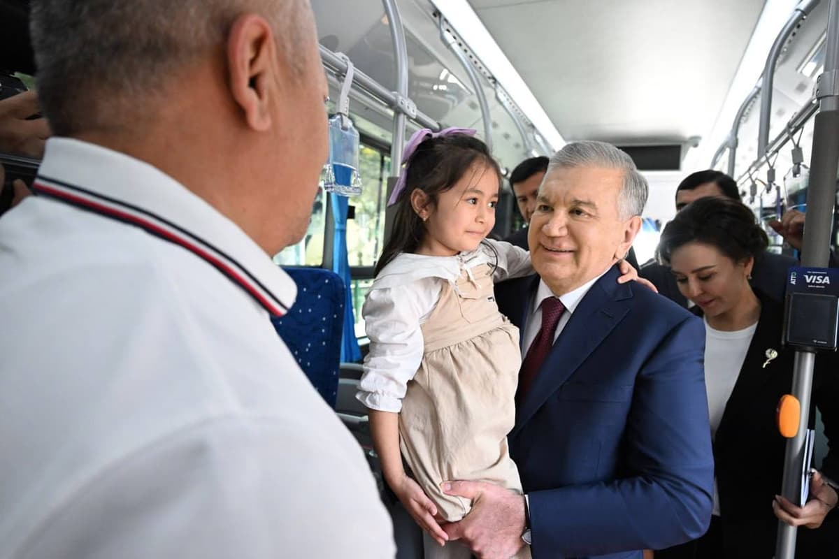 Prezident Toshkentdagi Shota Rustaveli ko‘chasida amalga oshirilgan rekonstruksiya ishlarini ko‘zdan kechirdi