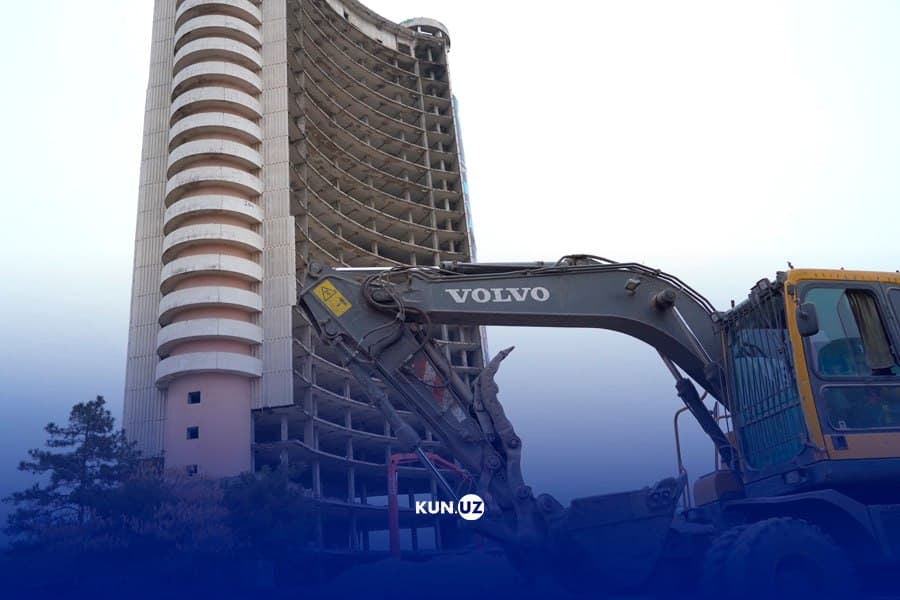 Demolition of Chorsu hotel begins to make way for 29-story hotel and business complex