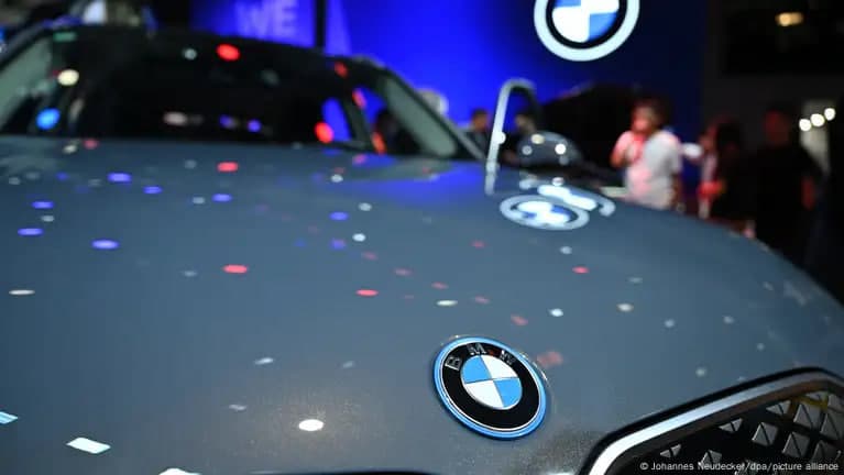 Litva kompaniyasi sanksiyalarni chetlab o‘tib Rossiyaga BMW yetkazib bergan