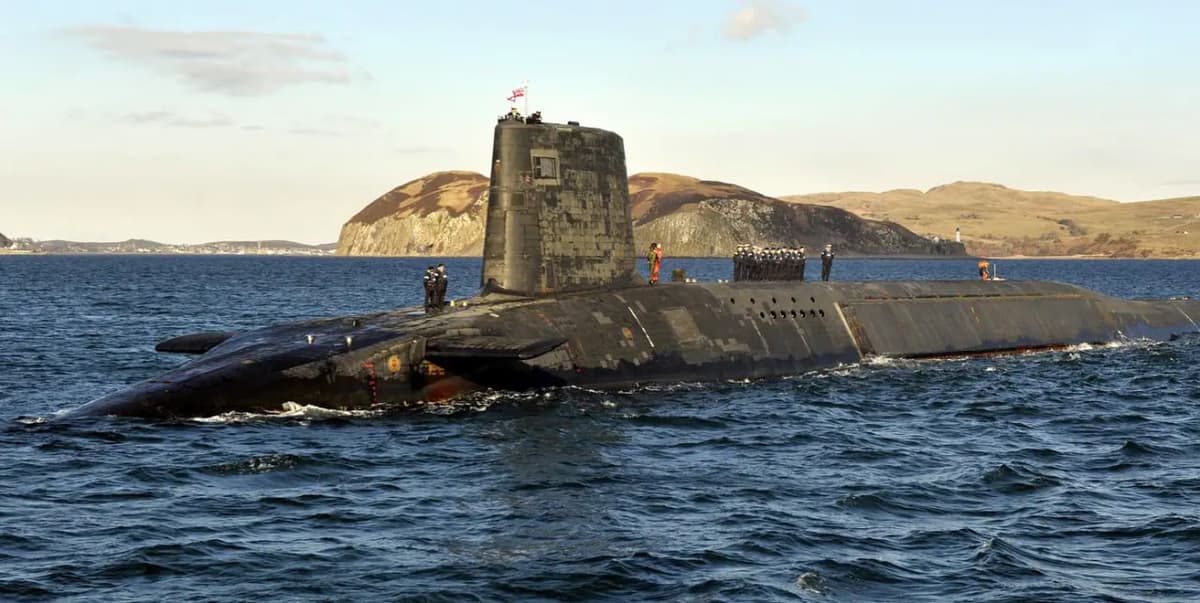 GFR va Buyuk Britaniya Rossiya suvosti kemalarini birgalikda kuzatib boradi
