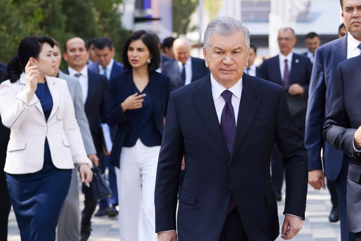 Шавкат Мирзиёев Бўстонлиқ туманига ташриф буюрди