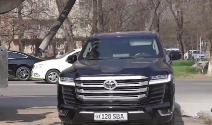 В Ташкенте водитель Toyota Prado ответит за дорожное хулиганство