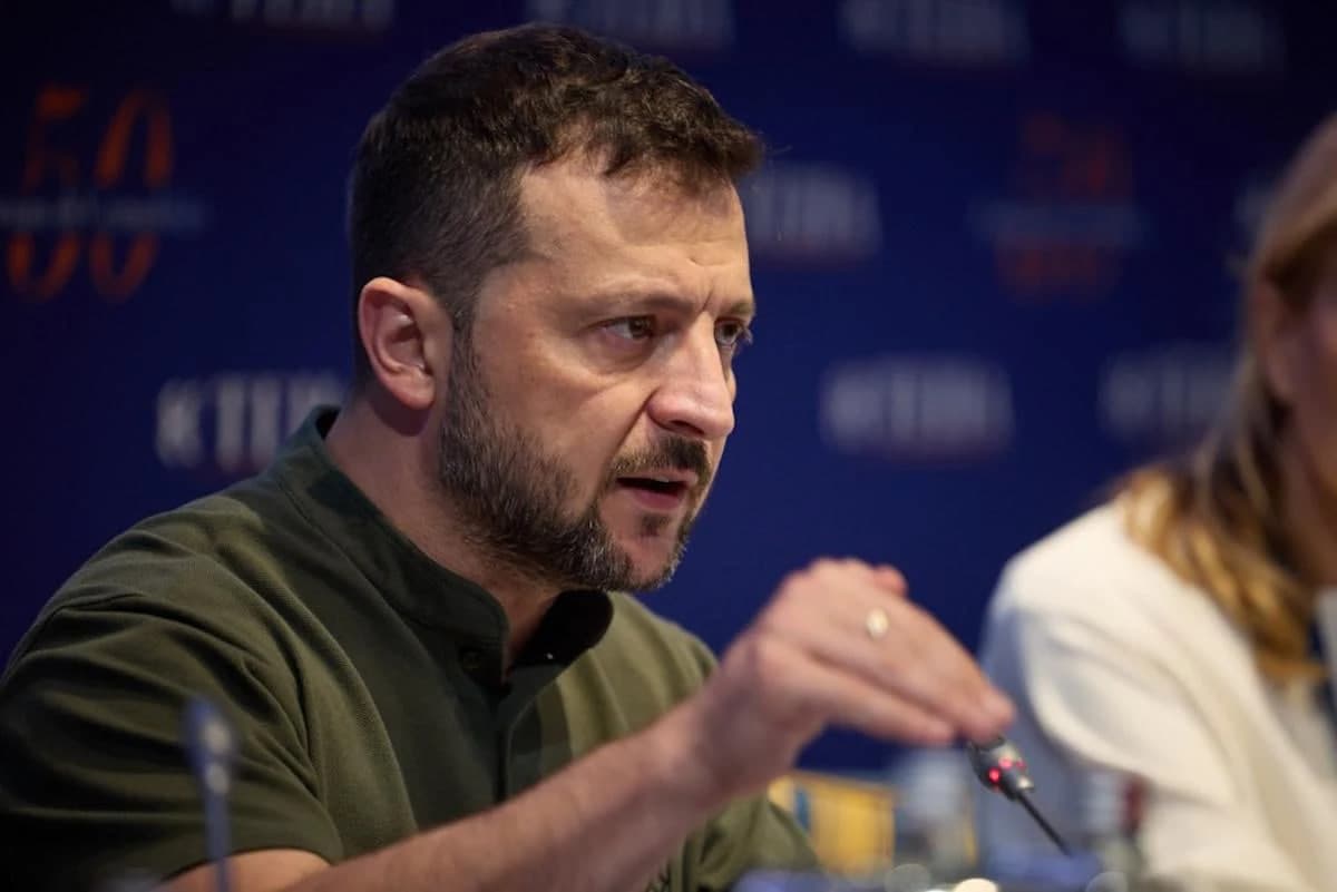 Украина фақат украиналиклардан иборат тинчликпарвар контингентига тайёр — Зеленский