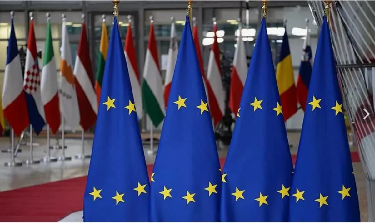 «Biz «Ukraina 2.0»ni xohlamaymiz»: Yevropa Ittifoqi Rossiyadan himoyalanishga tayyorlanmoqda