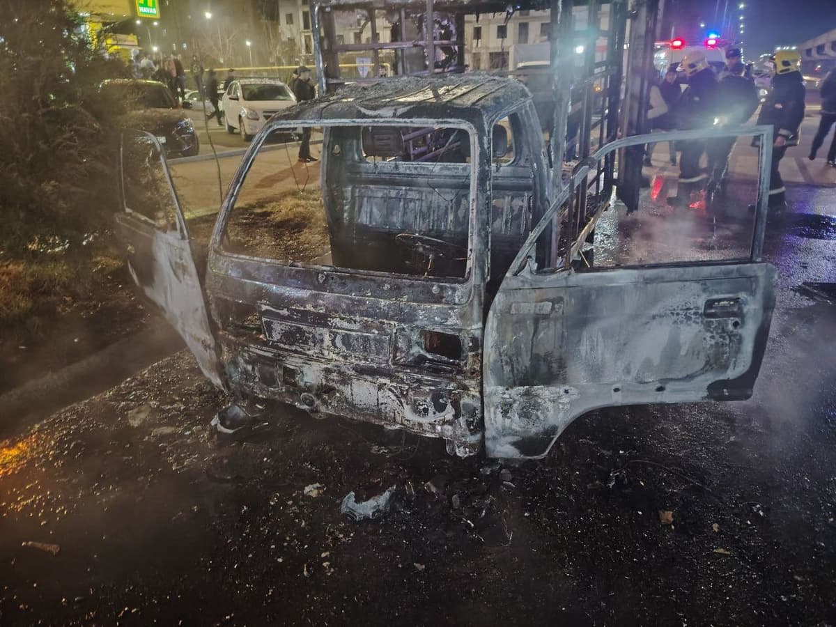Yangihayot tumanida avtomobil yonib ketdi