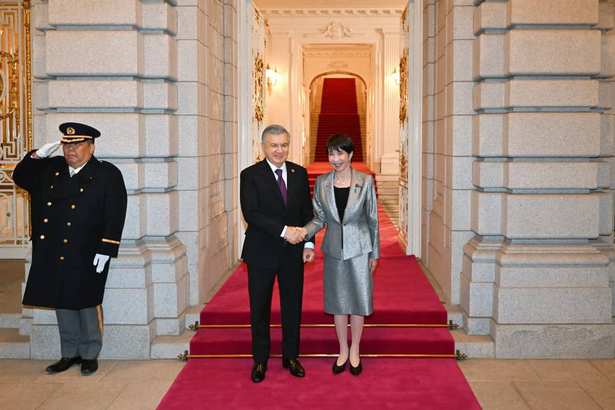 Shavkat Mirziyoyev Yaponiya bosh vaziri nomidan uyushtirilgan rasmiy qabul marosimida ishtirok etdi