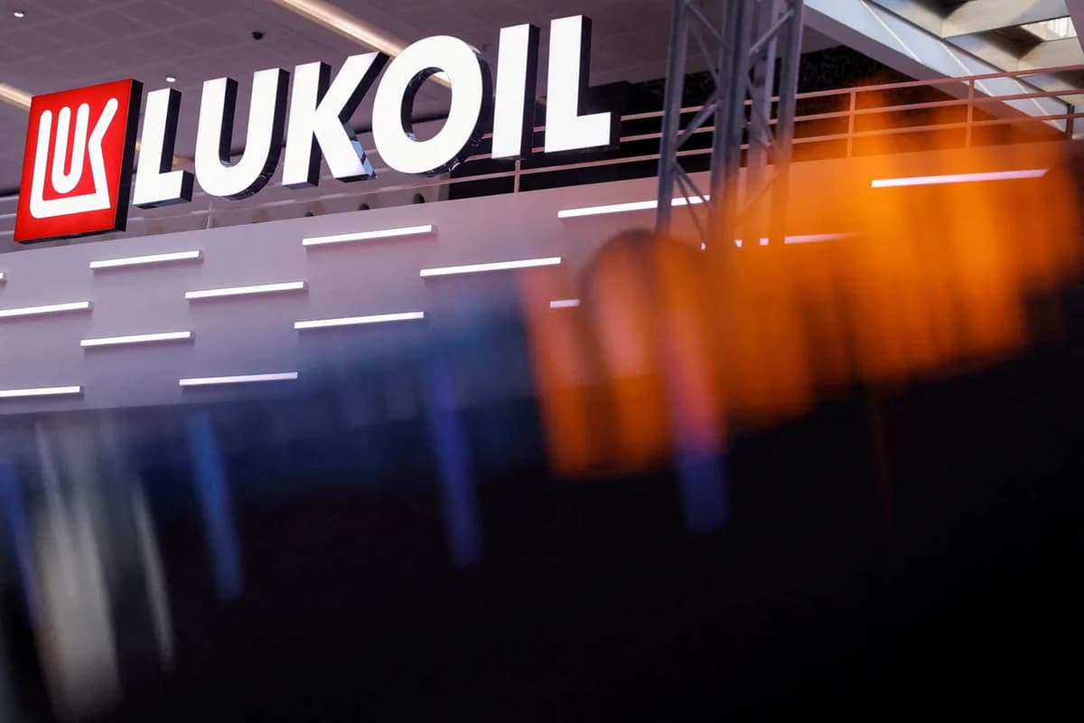 СМИ: США замедлили продажу зарубежных активов «Лукойла» для давления на Россию