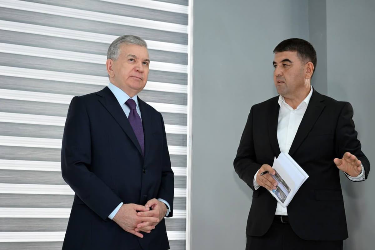 Shavkat Mirziyoyev Yangi Namangandagi sanoat va servis zonasida loyihalar bilan tanishdi
