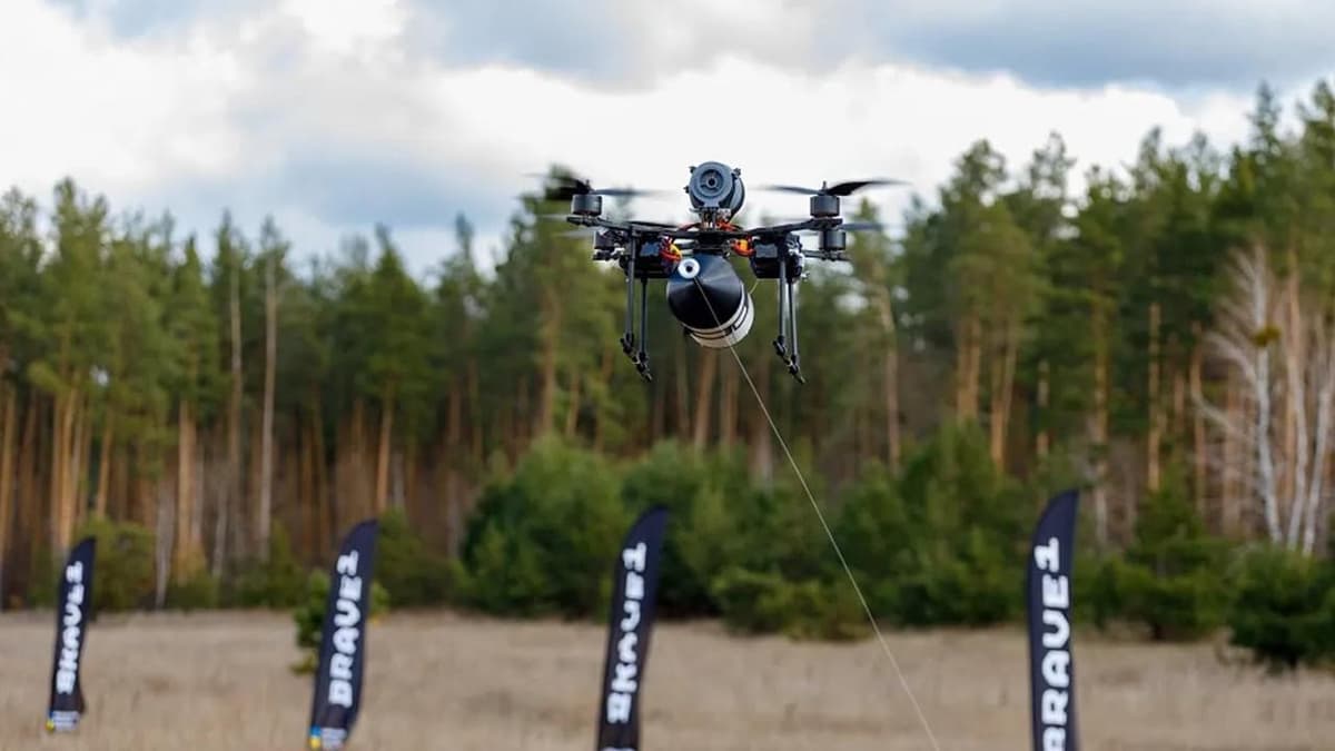 Украинада 20 км масофага уча оладиган оптик толали FPV-дронлар синовдан ўтказилди