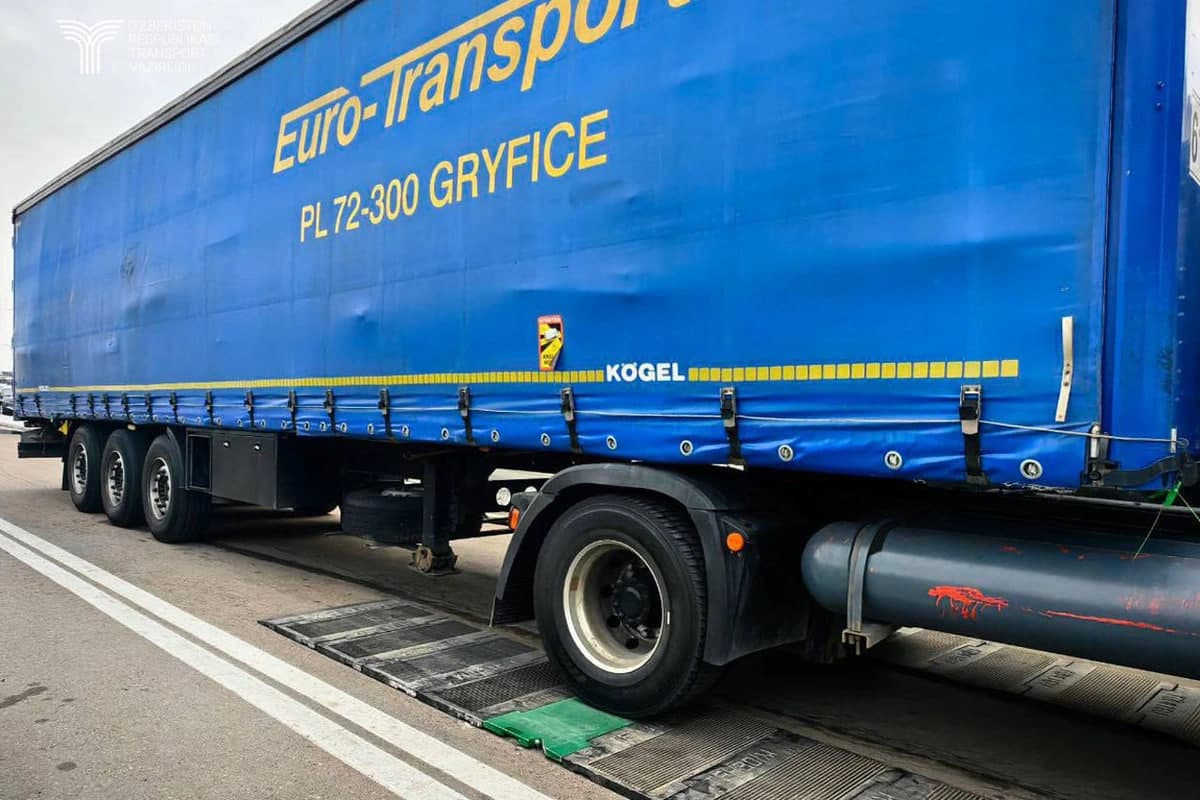 Uzbekistan urges its truck drivers in Russia to observe migration regulations