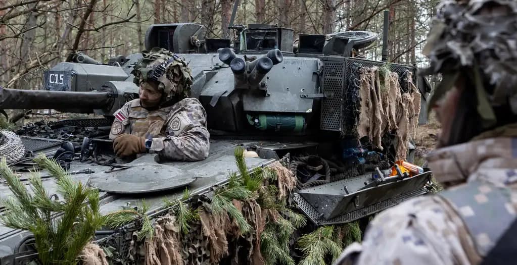 FT: AQSh Sharqiy Yevropa davlatlari armiyalariga yordam berishni to‘xtatadi