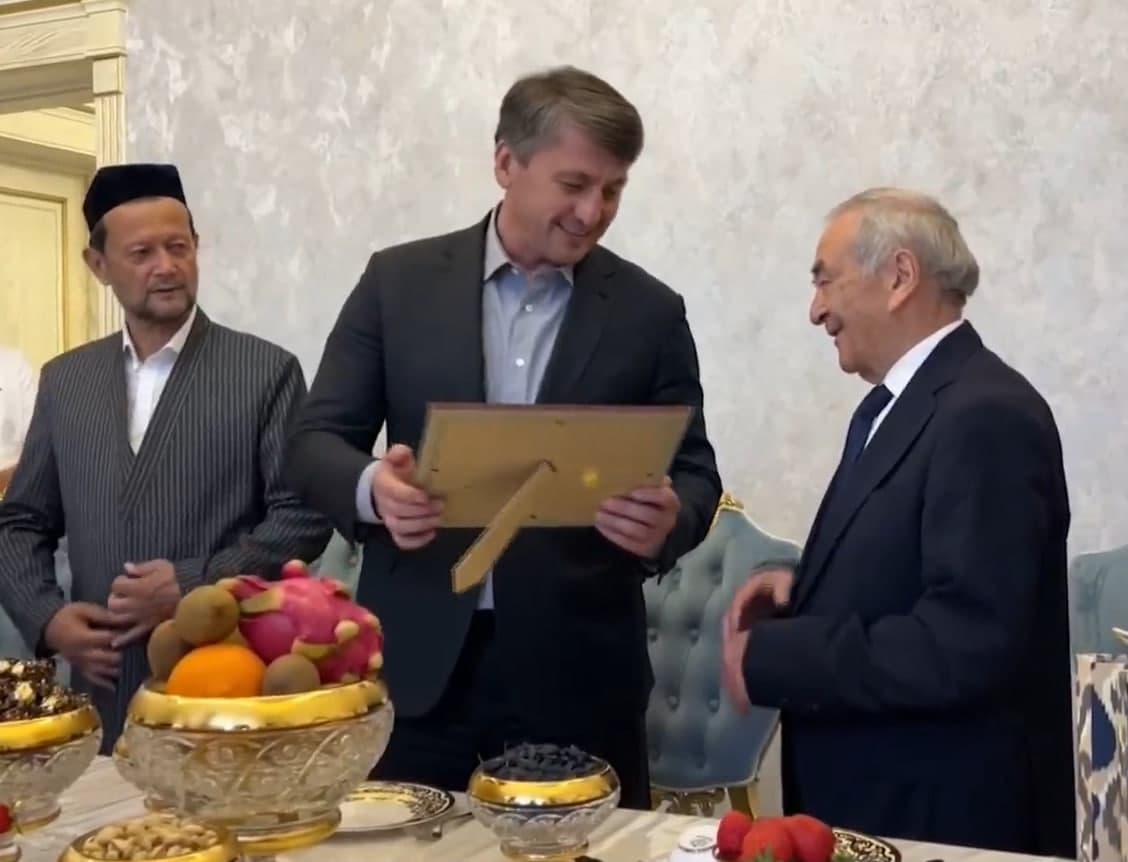 Prezident tashabbusi bilan 100 kishiga bepul Haj yo‘llanmasi berildi