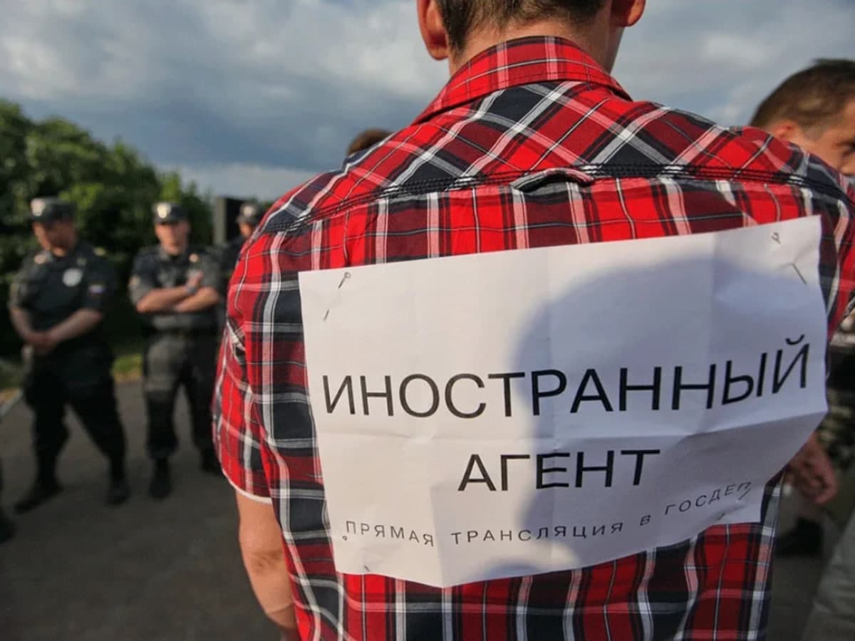 Rossiyada yangi «chet el agentlari»: komik, rep ijrochi va «Memorial» yuristi