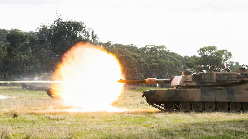 Австралия начала поставки танков Abrams в Украину с разрешения США