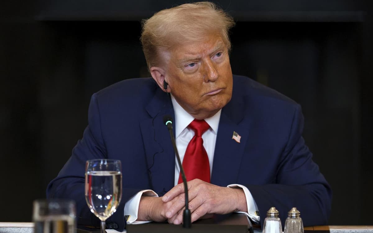 Трамп Молдова ва яна етти давлатга божлар жорий қилмоқда