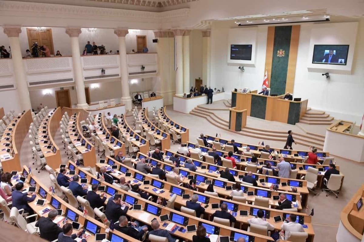 Гуржистон парламенти «Чет эл агентлари» тўғрисидаги иккинчи қонунни маъқуллади