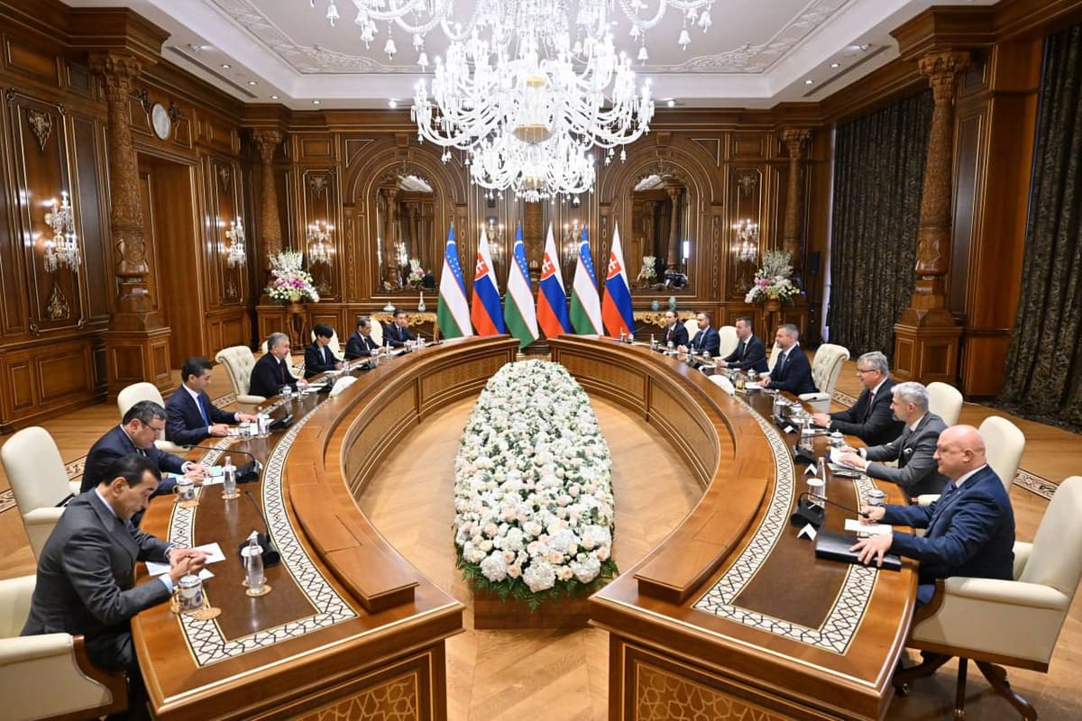 Президенты Узбекистана и Словакии провели переговоры в Самарканде 