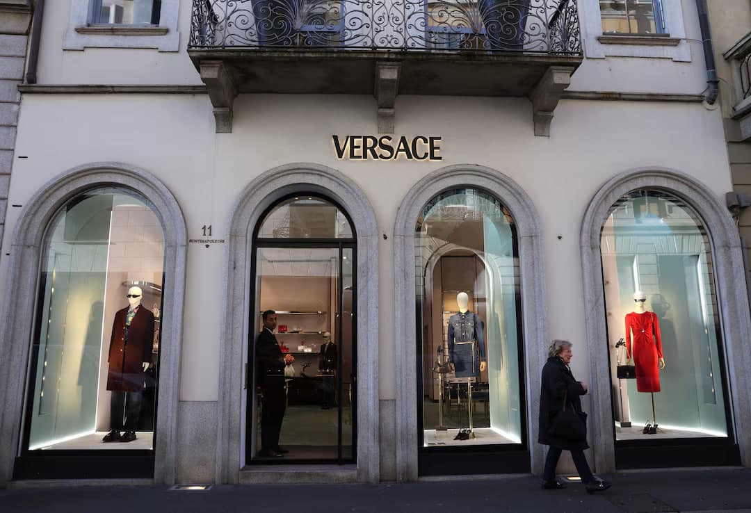 Prada modalar uyi Versace brendini qariyb 1,4 mlrd dollarga sotib oladi