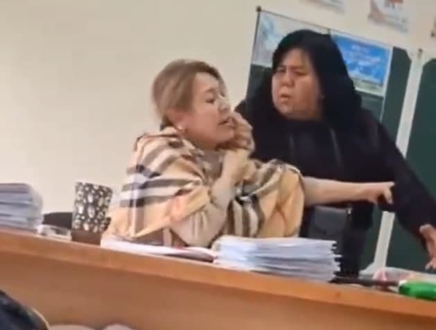 Женщину, напавшую на учителя в Сырдарье, направили на принудительное лечение