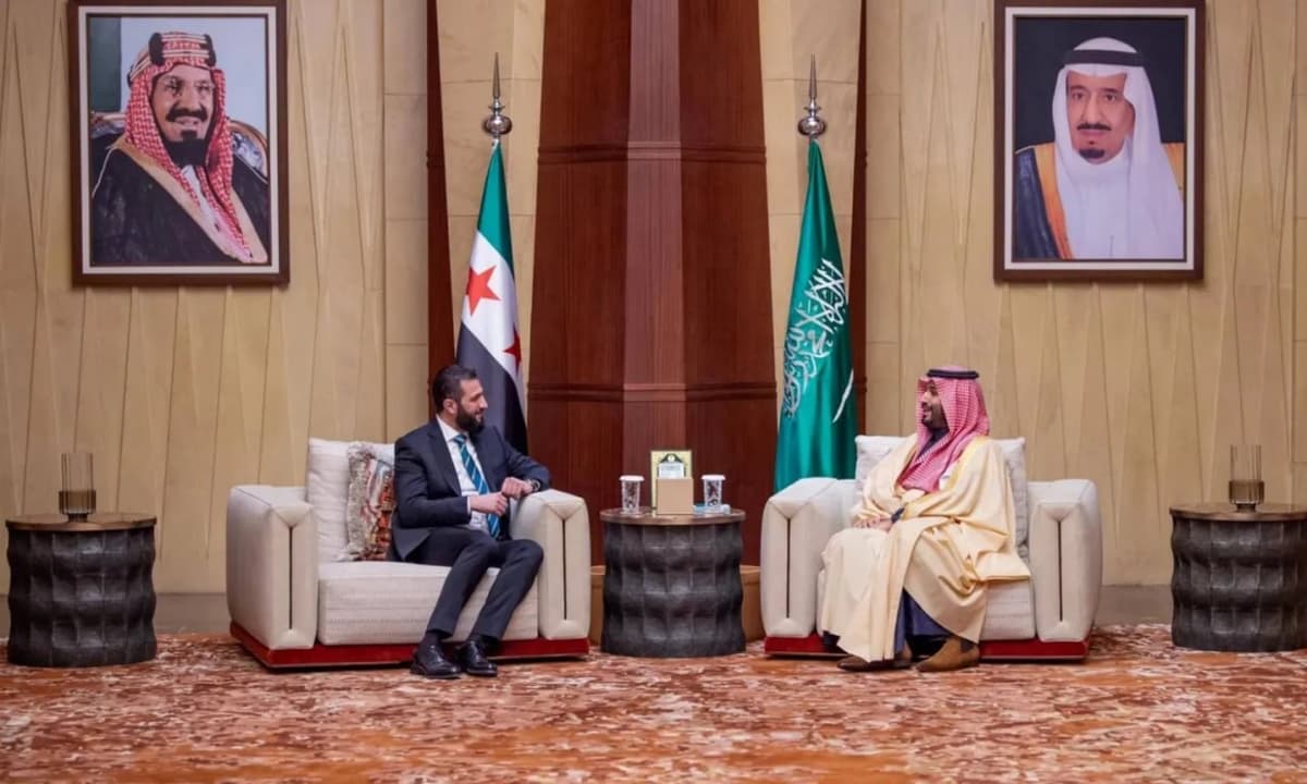 Suriyaning yangi rahbari ilk xorijiy safarini Saudiya Arabistoniga amalga oshirdi