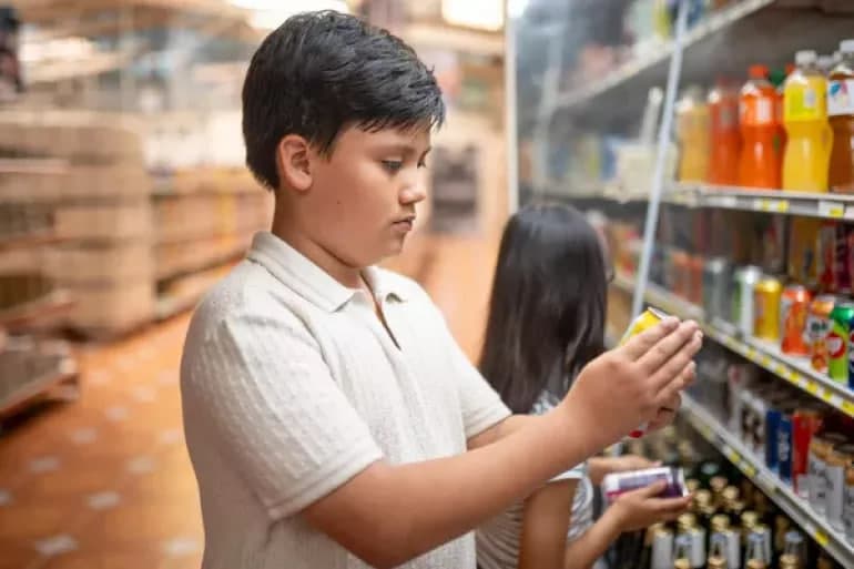 Dunyoda bolalar va o‘smirlar orasida semizlik darajasi birinchi marta kam vaznlikdan oshib ketdi – UNICEF