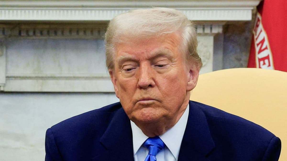 Трамп отказался называть Путина диктатором