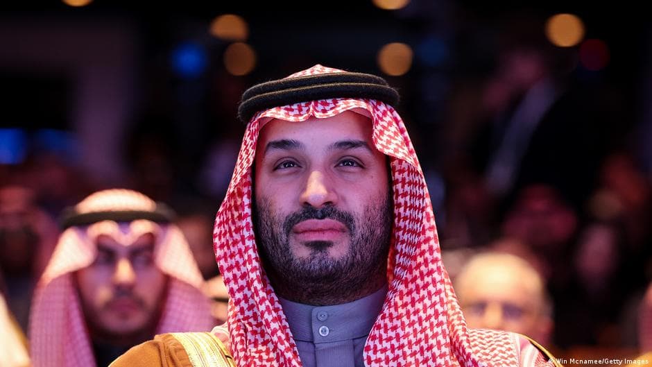 Saudiya AQShga aviabazani ochdi, BAA esa Eron aktivlarini cheklamoqda