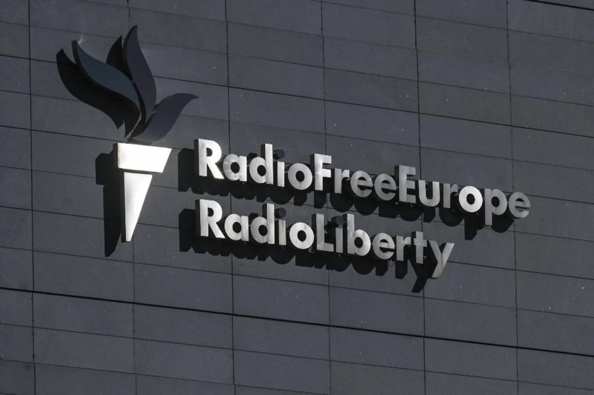 «Ozodlik radiosi»ni moliyalashtirishni to‘xtatish haqidagi qaror bekor qilindi
