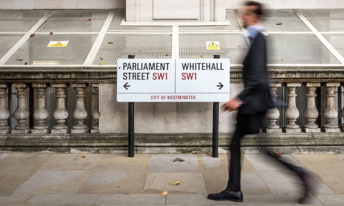 Britaniyada 50 mingga yaqin davlat xizmatchisi qisqartirilishi mumkin