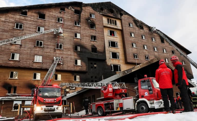Tog‘-chang‘i kurortidagi yong‘indan keyin Antalyada 50 ta mehmonxona yopildi