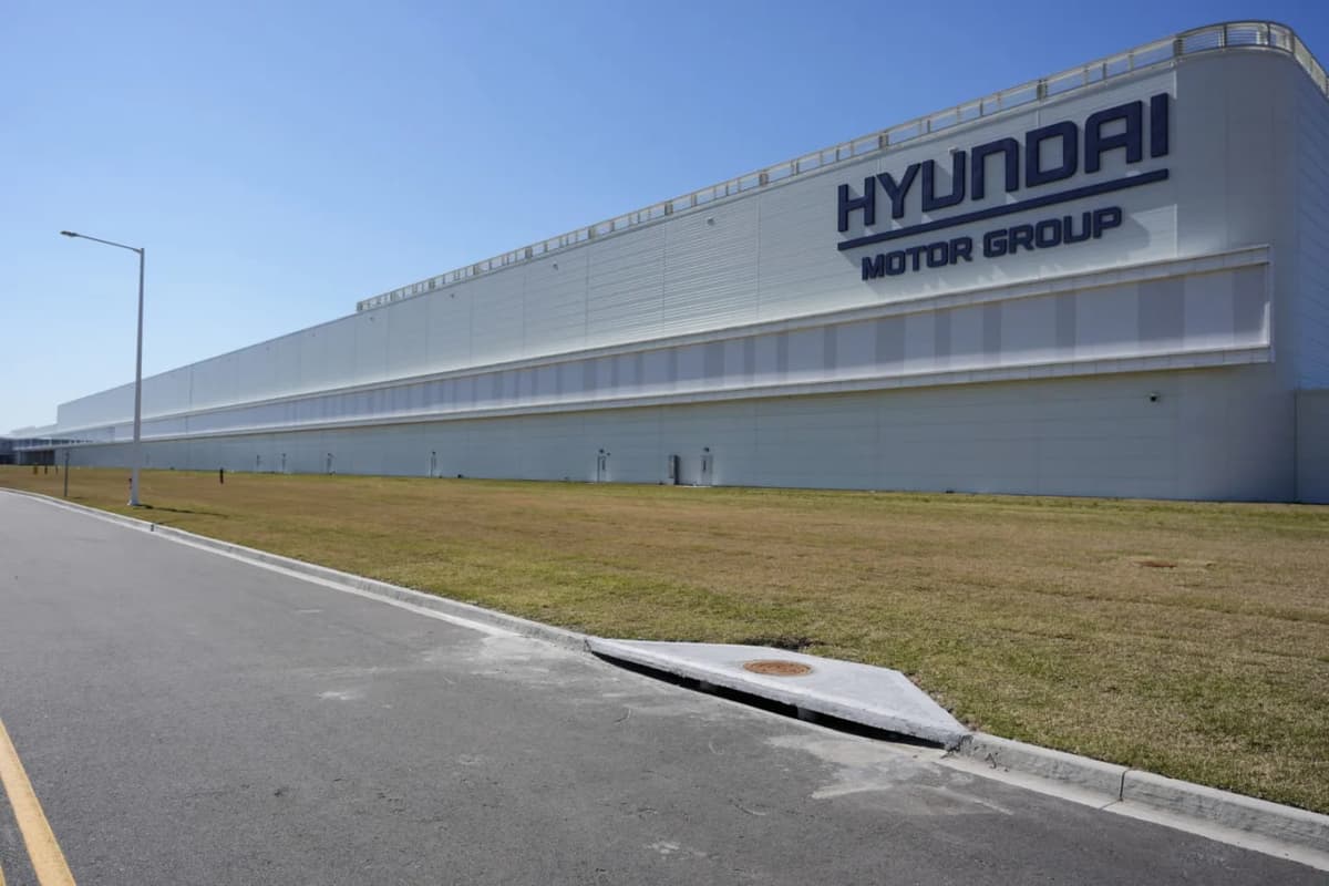 Америкадаги Hyundai заводида миграцион операция: 500 га яқин киши қўлга олинди, Сеул Вашингтонни огоҳлантирди