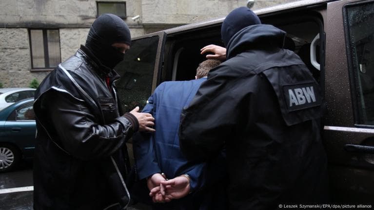 Полшада жосусликда гумонланиб икки украиналик қўлга олинди