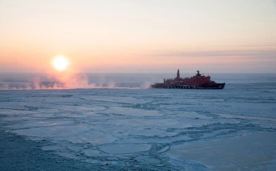 Reuters: АҚШ Аляскадаги лойиҳаларида Россия атом музёрар кемаларидан фойдаланиш эҳтимолини муҳокама қилди