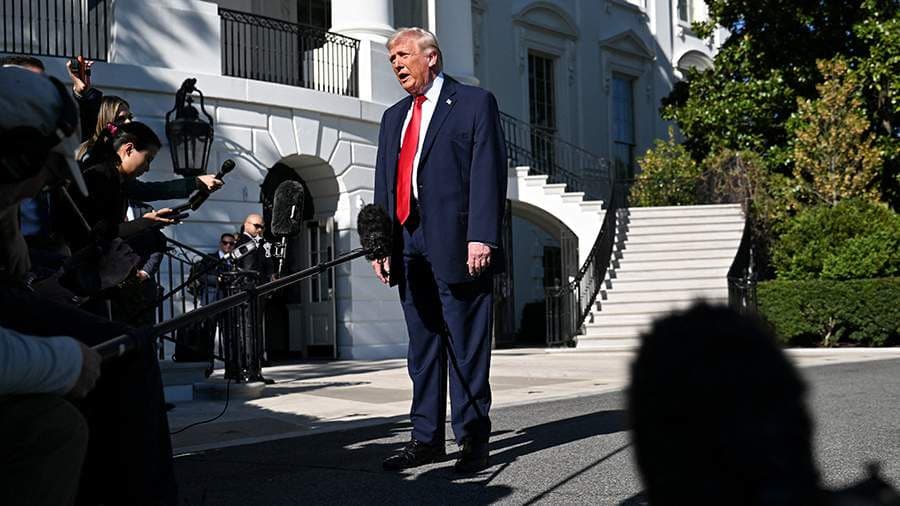 Трамп заявил, что блокада иранских портов сохранится, несмотря на открытие Ормузского пролива