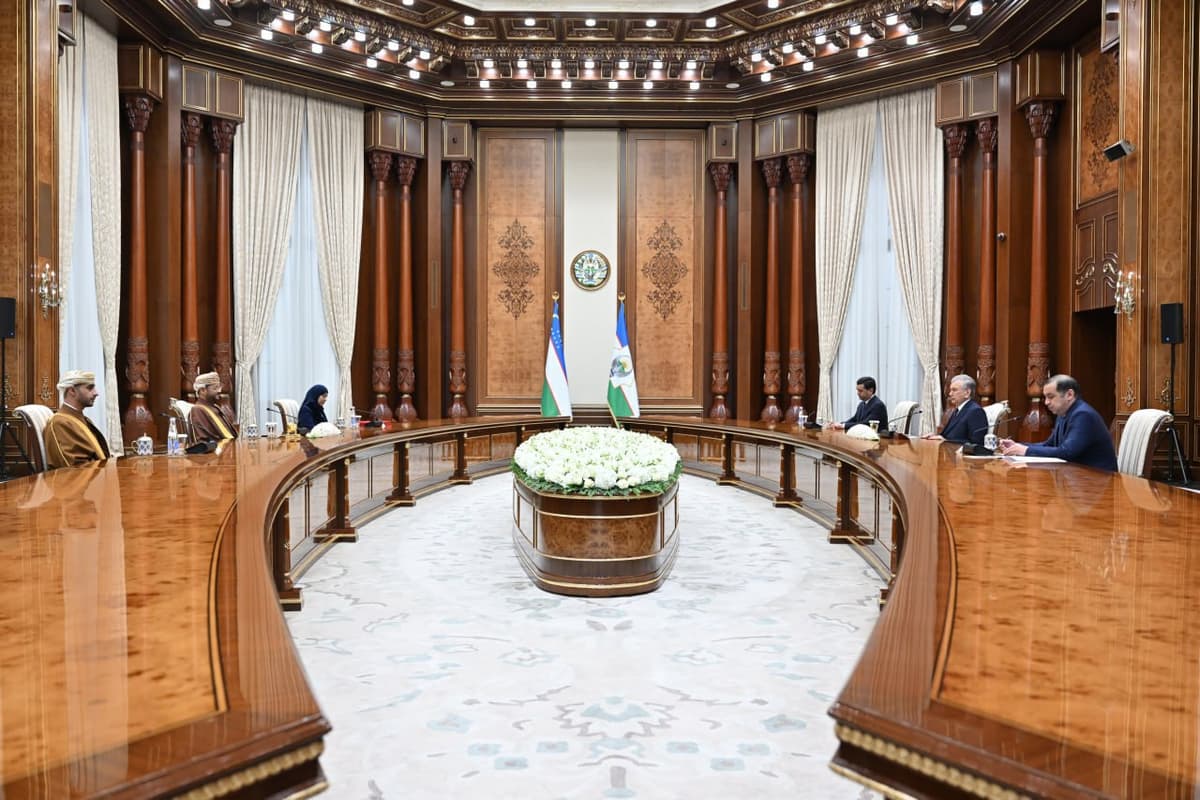 Mirziyoyev holds meeting with Oman’s Foreign Minister, discusses expanding trade, investment, and cultural ties