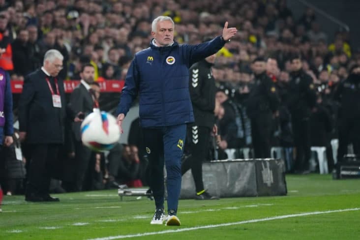 «Fenerbahche» Joze Mourinioni ishdan bo‘shatdi