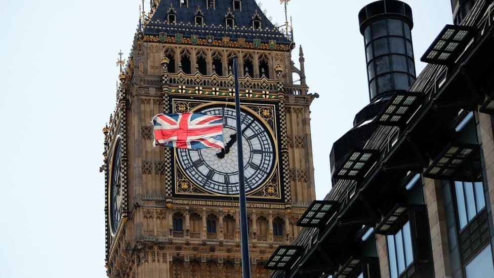 London rossiyalik diplomat va diplomatning rafiqasini chiqarib yuboryapti