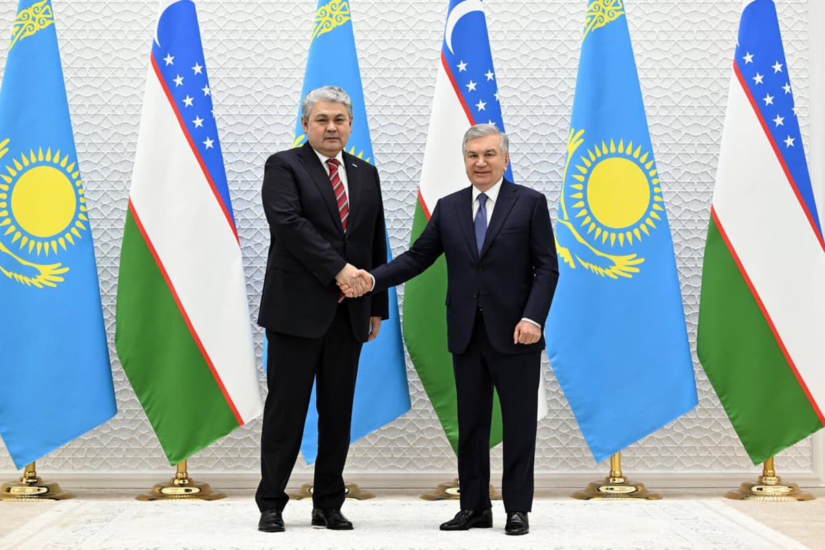 President Shavkat Mirziyoyev receives Kazakh Foreign Minister Yermek Kosherbayev