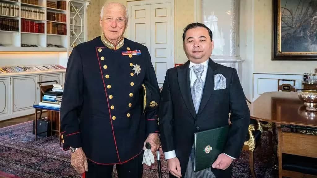 Uzbekistan’s new ambassador to Norway presents credentials to King Harald V