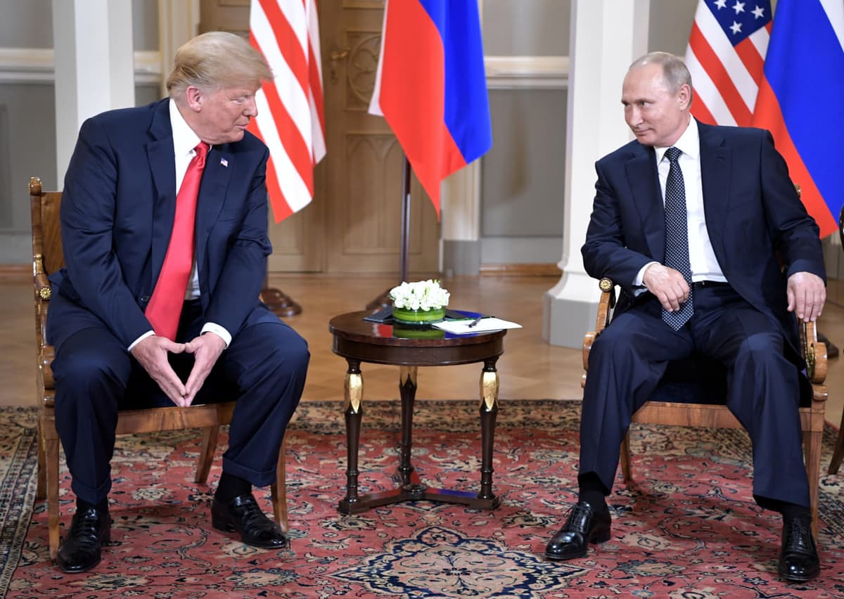 Оқ уй Трамп ва Путин музокараларининг бошланиш вақтини эълон қилди