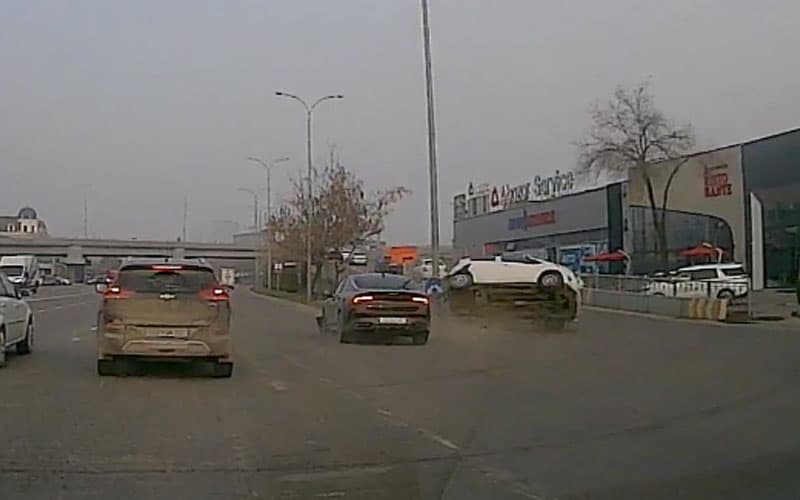 Temiryo‘l muzeyi qarshisida ikki avtomobil ishtirokida YTH sodir bo‘ldi