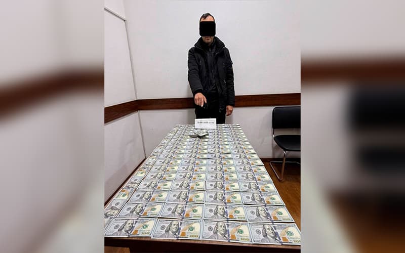 Кадастровый инженер и бывший налоговый инспектор попались при получении взятки