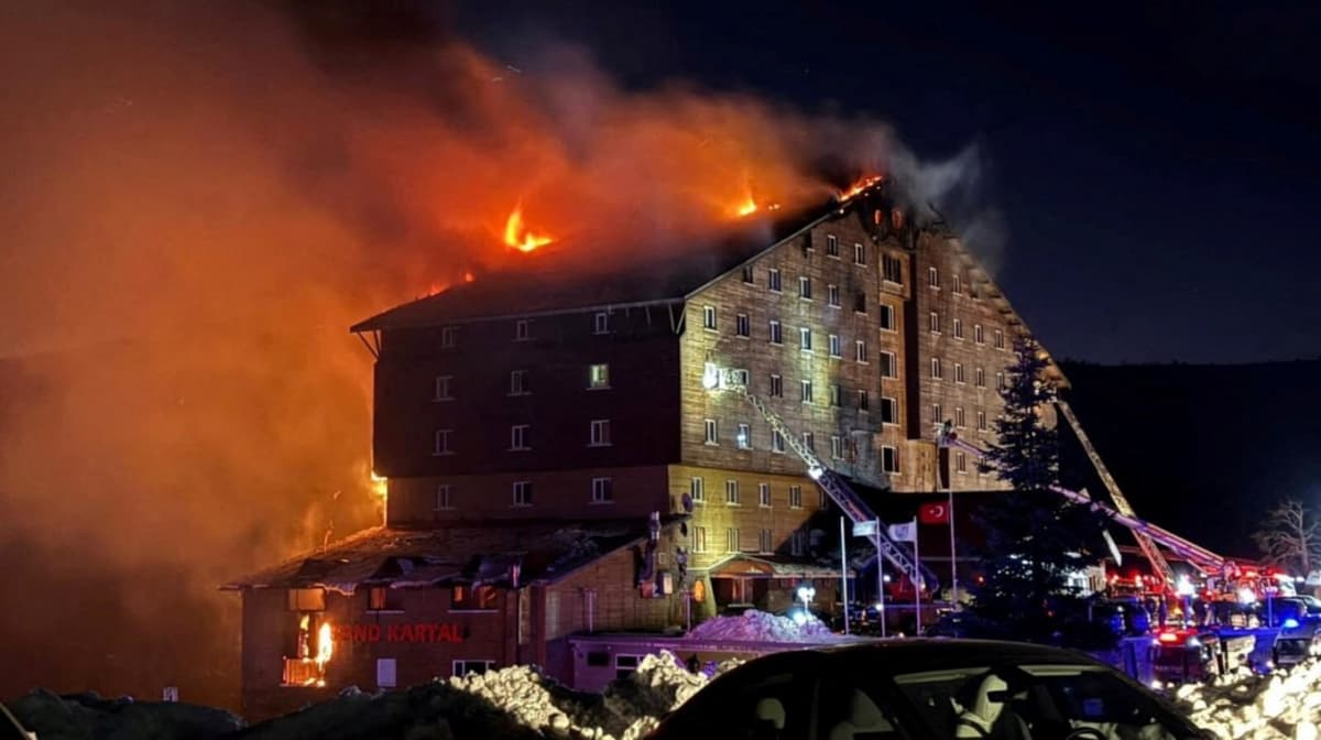Shavkat Mirziyoyev expresses condolences to Erdoğan over fire victims at Turkish resort