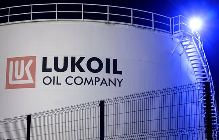 «ЛУКОЙЛ» договорился с Carlyle о продаже структуры, владеющей зарубежными активами